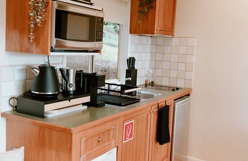 The Patch House | Mountain View Cottage - with spa and fireplace