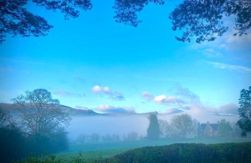 Llanhamlach Ski Chalet | Mountain View Cottage, Hot Tub , Stunning Views