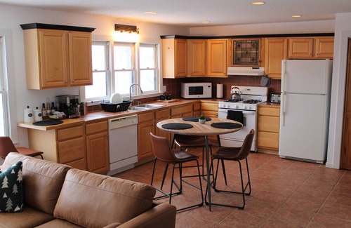 Zionville Cottage | Mountain View Cottage, Hottub, Private pool, Jacuzzi