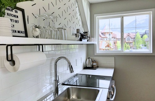 Canmore Condo | Mountain View Escape - Top Floor