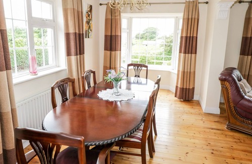 Fivemilebourne House | MOUNTAIN VIEW, family friendly in Cliffoney, County Sligo