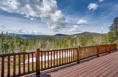 Crystal Lake House | Mountain-View Front Range Colorado Vacation Rental