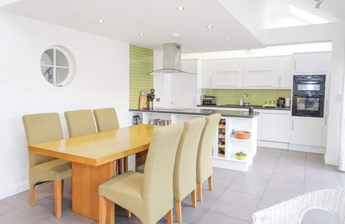 Henryd Cottage | MOUNTAIN VIEW, family friendly, with open fire in Conwy