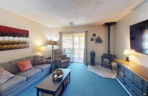 Red River Condo | Mountain View from Balcony