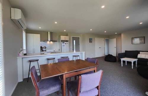 Te Anau Apartment | Mountain View Getaway