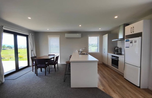 Te Anau Apartment | Mountain View Getaway