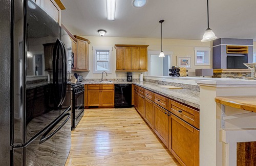 Swannanoa House | Mountain View Getaway Near Town with High-Speed WiFi and Private Balcony