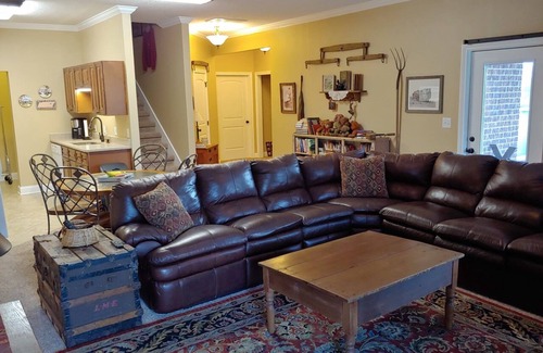 Maryville House | Mountain View Getaway
