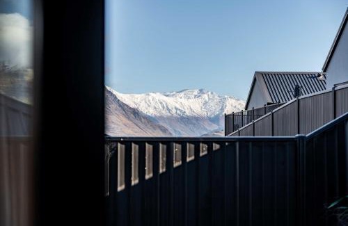 Wanaka House | Mountain View Haven