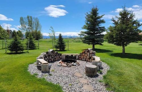 Bozeman House | Mountain View Home on 2 Acres
