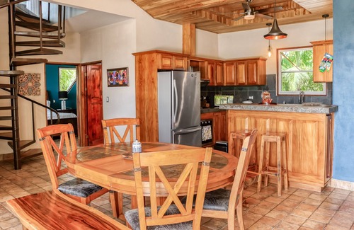 Quepos House | Mountain-view home with private infinity pool & outdoor shower - dog-friendly