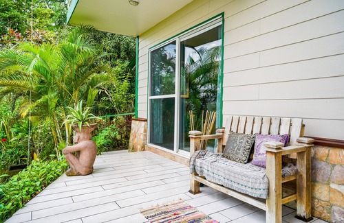 Quepos House | Mountain-view home with private infinity pool & outdoor shower - dog-friendly