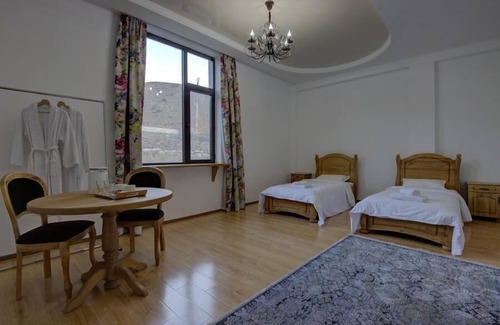 Chuy Province Resort | Mountain View Hot Spring Resort