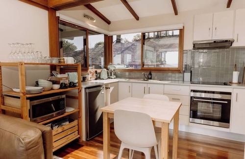 Wootha House | "Mountain View House and Studio Maleny"