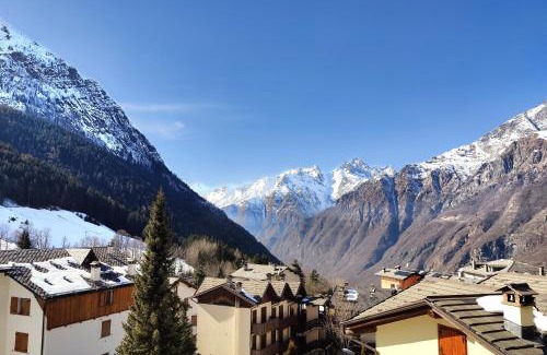 Lizzola Apartment | Mountain View - Il Sole tutto l'Anno
