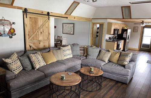 Maggie Valley Cabin | Mountain View Lodge One Level Easy Access Pet Friendly Family Gatherings