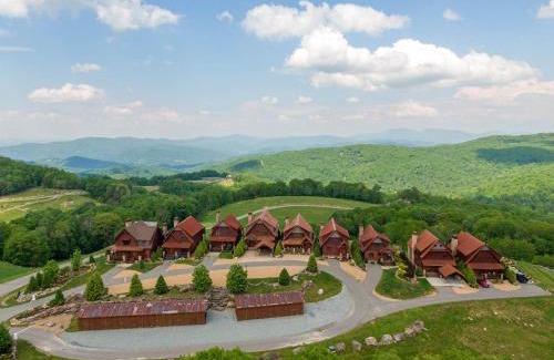 Elk Park House | Mountain View Lodge at Eagles Nest