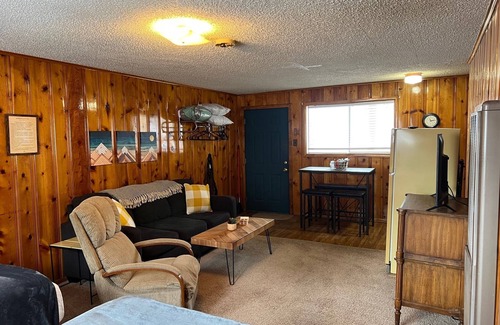 Red River Apartment | Mountain View Lodge Kitchenette Suite - Room 12