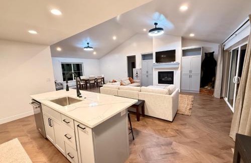 Helper House | Mountain View Lodge