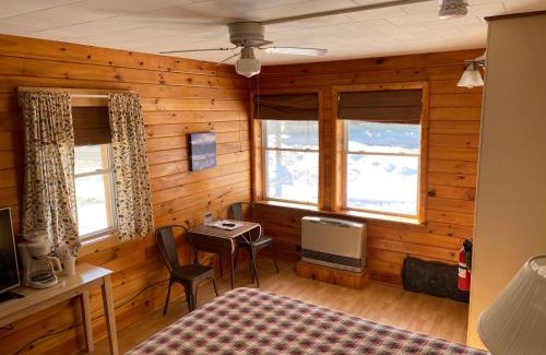 Stratton Hotel | Mountain View Motel & Campground