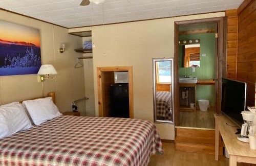 Stratton Hotel | Mountain View Motel & Campground