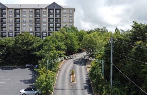 Pigeon Forge Condo | Mountain View Paradise - Unit 3507 - FREE Attraction Ticket with EACH night Stay (Including Dollywood)