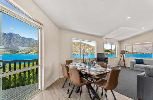 Frankton House | Mountain View Paradise 3 Bedroom House Lake Views