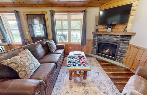 Sabinsville Resort | Mountain View, Pine Creek, PA Grand Canyon Suite 7 at Rough Cut Lodge