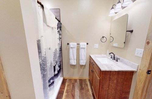 Sabinsville Resort | Mountain View, Pine Creek, PA Grand Canyon Suite 7 at Rough Cut Lodge