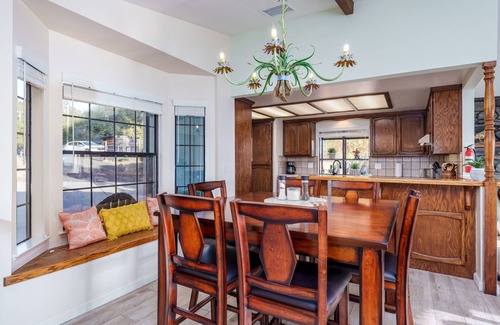 Oakhurst House | Mountain View Point | Breathtaking Balcony