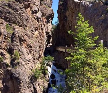 East Kootenay Apartment | Mountain View Radium Condo - Copper Horn Village