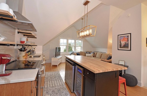 Morrisville Apartment | Mountain View Rental - breweries, skiing and more! with 360 mountain views!