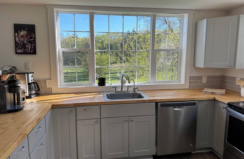 Old Chatham Cottage | Mountain View Retreat in Hudson Valley near Berkshire Attractions