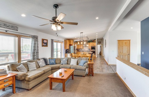 Lander House | Mountain-View Retreat in Lander w/Private Yard!