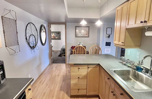 Knik-Fairview House | Mountain View Retreat