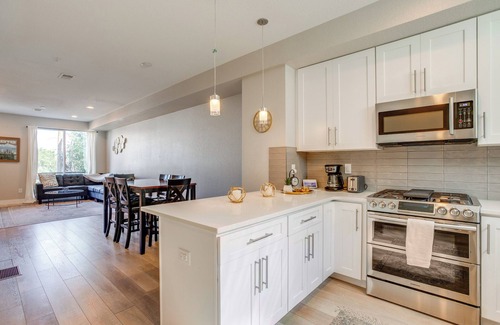 West Colfax Apartment | Mountain-view Rooftop Deck: Denver Townhome
