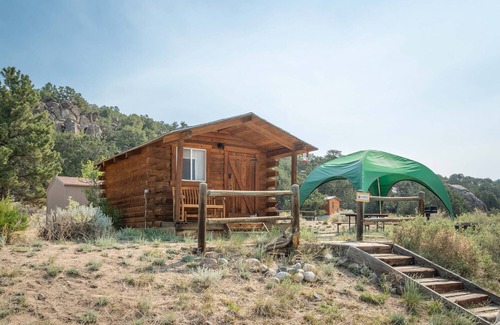 Buena Vista Cabin | Mountain View Shared Bunkhouse: 1 Room Shared Bunkhouse without a bathroom. 3 sets of twin bunk beds Contact us to book the full bunkhouse.