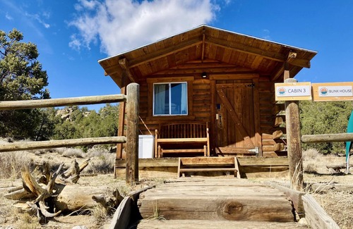 Buena Vista Cabin | Mountain View Shared Bunkhouse: 1 Room Shared Bunkhouse without a bathroom. 3 sets of twin bunk beds Contact us to book the full bunkhouse.