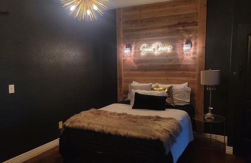 Royal House | Mountain View Studio Apartment