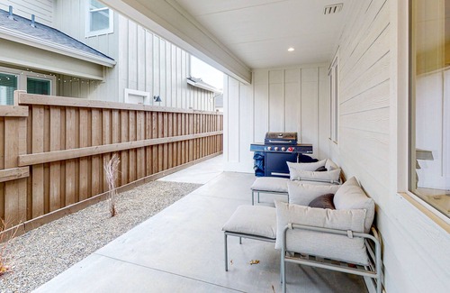 Garden City House | Mountain-view townhouse with outdoor pool, tennis, fireplace, W/D, patio, grill
