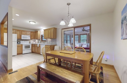 Springfield House | Mountain view home with deck, wood fireplace, washer/dryer, and high-speed WiFi