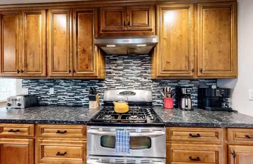 Pioneer Trail House | Mountain-view dog-friendly home with large yard in private locale near skiing