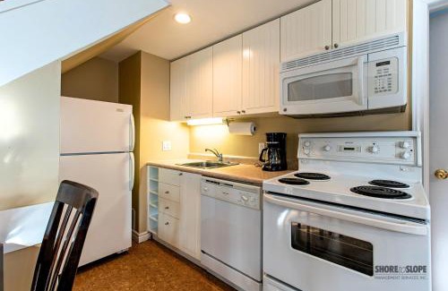 Collingwood House | Mountain View Villas One Bed Loft Suite