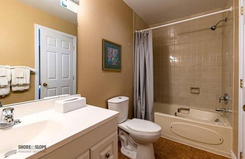 Collingwood House | Mountain View Villas One Bedroom Suite