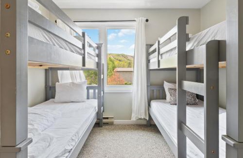 The Blue Mountains House | Mountain View Wintergreen Home 84140