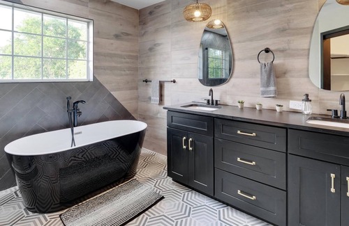 Dallas Villa | Mountain View with pool, sleeps 16 designer picks