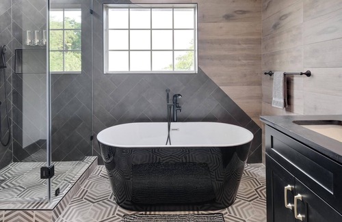 Dallas Villa | Mountain View with pool, sleeps 16 designer picks