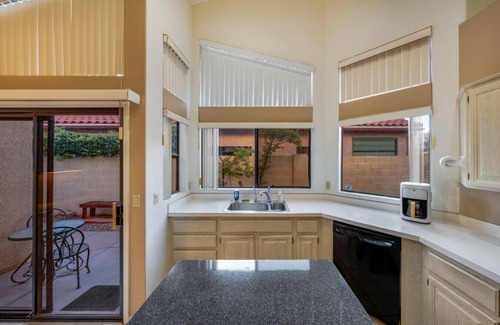 Tucson House | Mountain Views/2 BR 2 BA/Fenced Yard/Garage