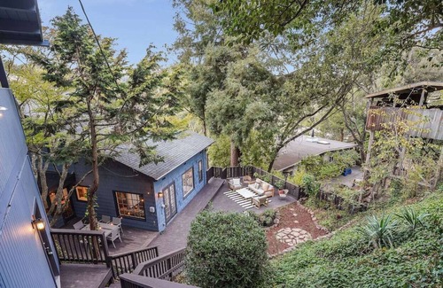 Tamalpais-Homestead Valley Apartment | Mountain Views Close to Hiking Biking Beach & City