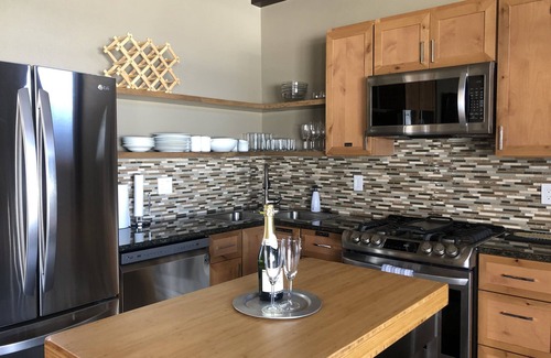 Angel Fire Condo | Mountain Views. Hot Tub. Fireplace. Minutes from the slopes
